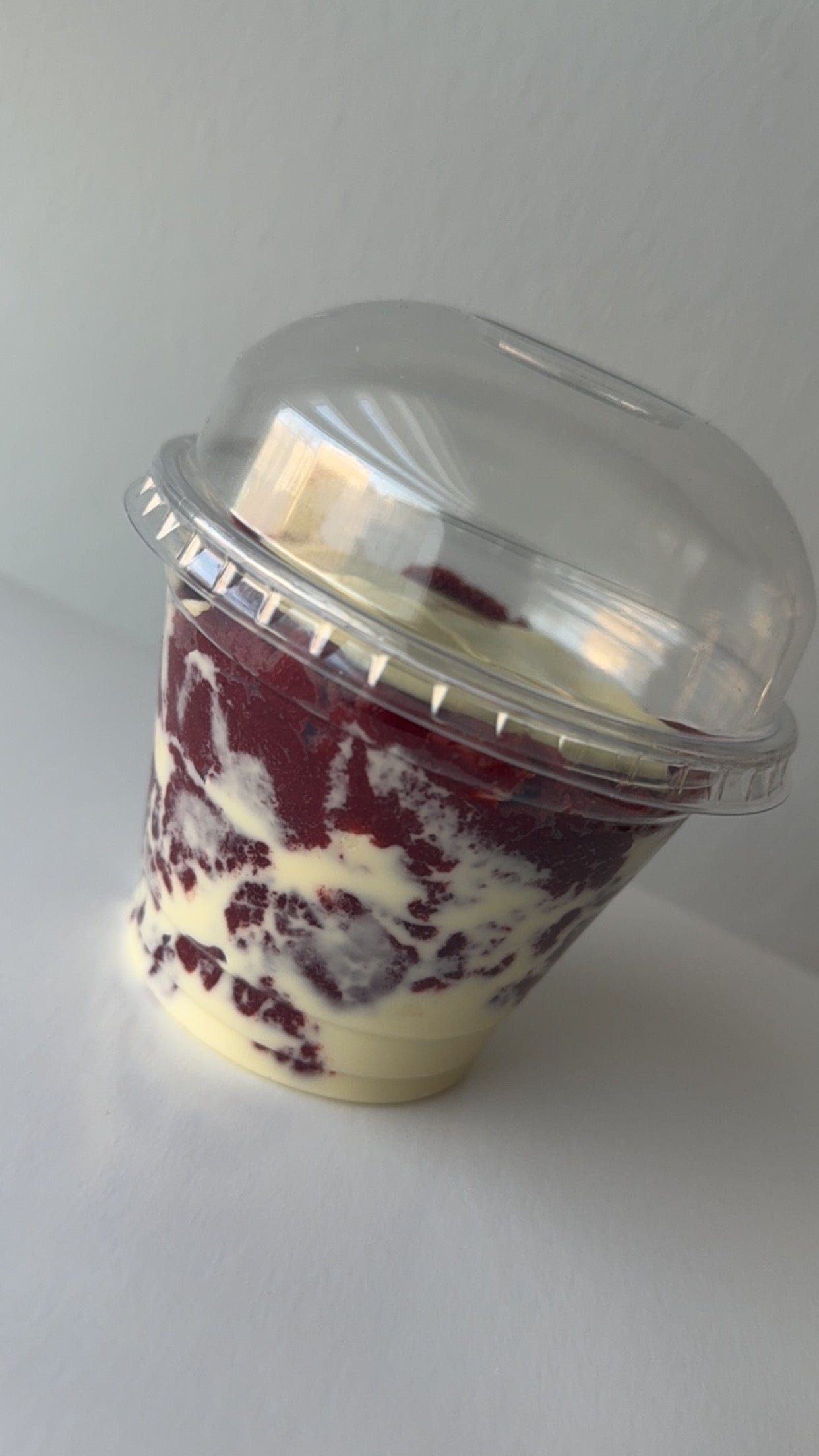 Redvelvet cup met witte chocola