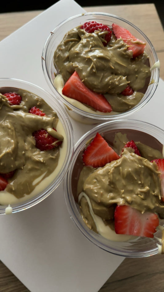 Dubai aardbeien cups 2 stuks