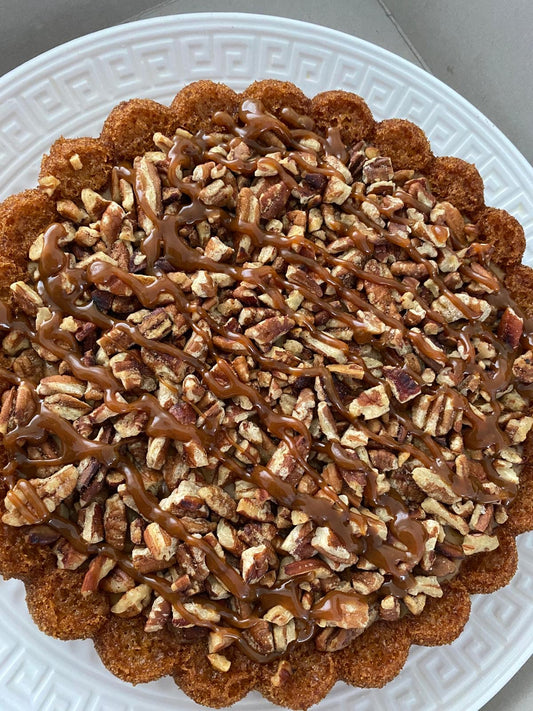 Pecan caramel cake