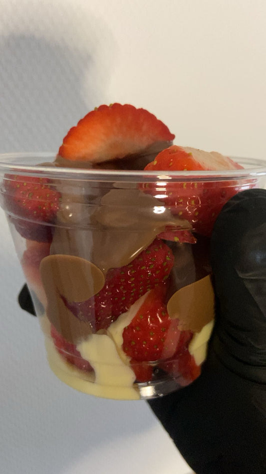 Chocolade aardbeien bekers 2 stuks