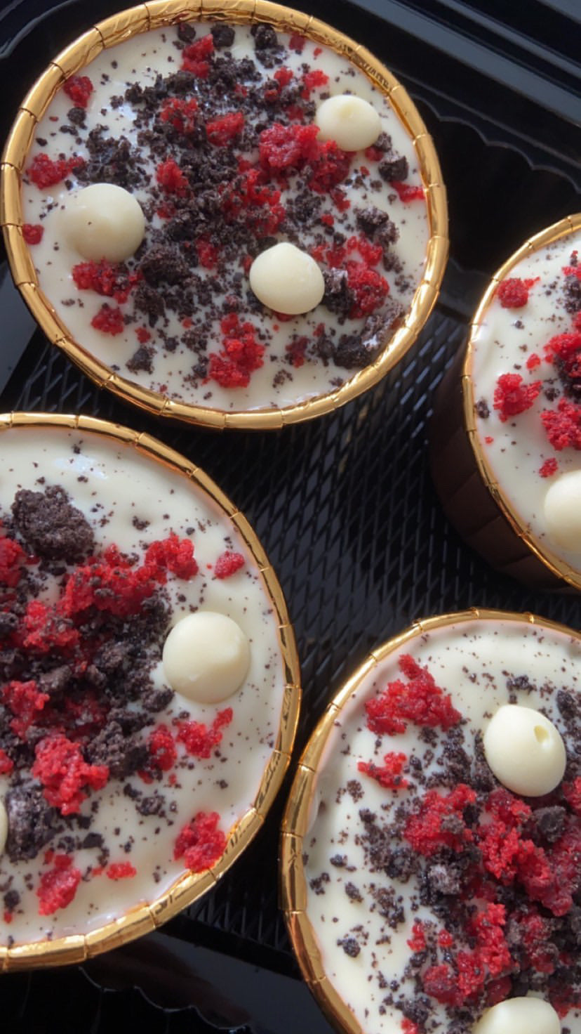 Redvelvet oreo cupcakes 9 stuks